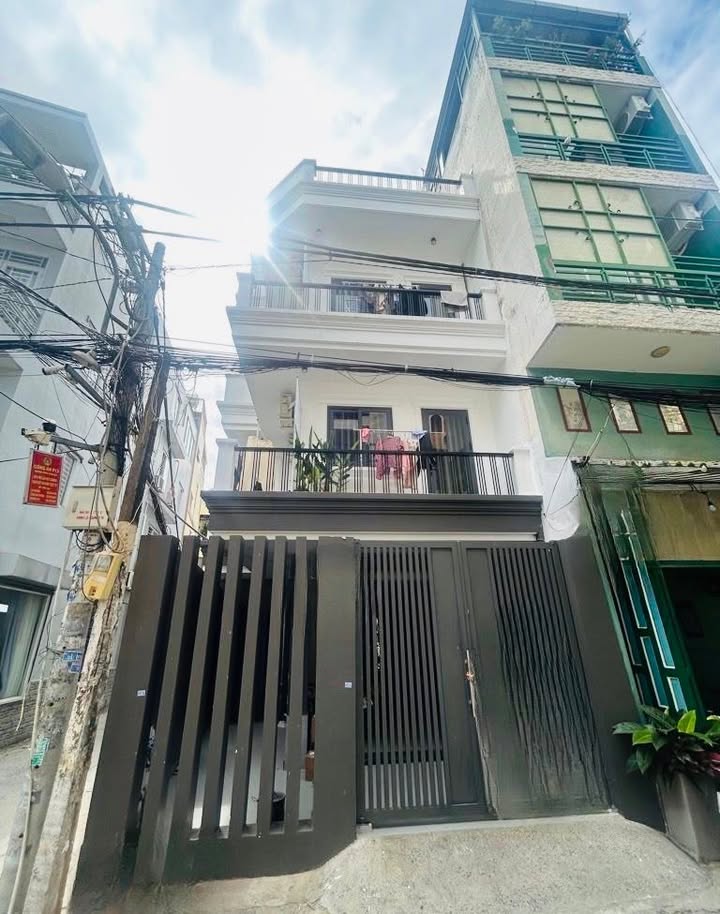 Căn hộ CHDV Huỳnh Văn Bánh, Phú Nhuận 66m² giá 18 tỷ - Căn góc thang máy, nở hậu!