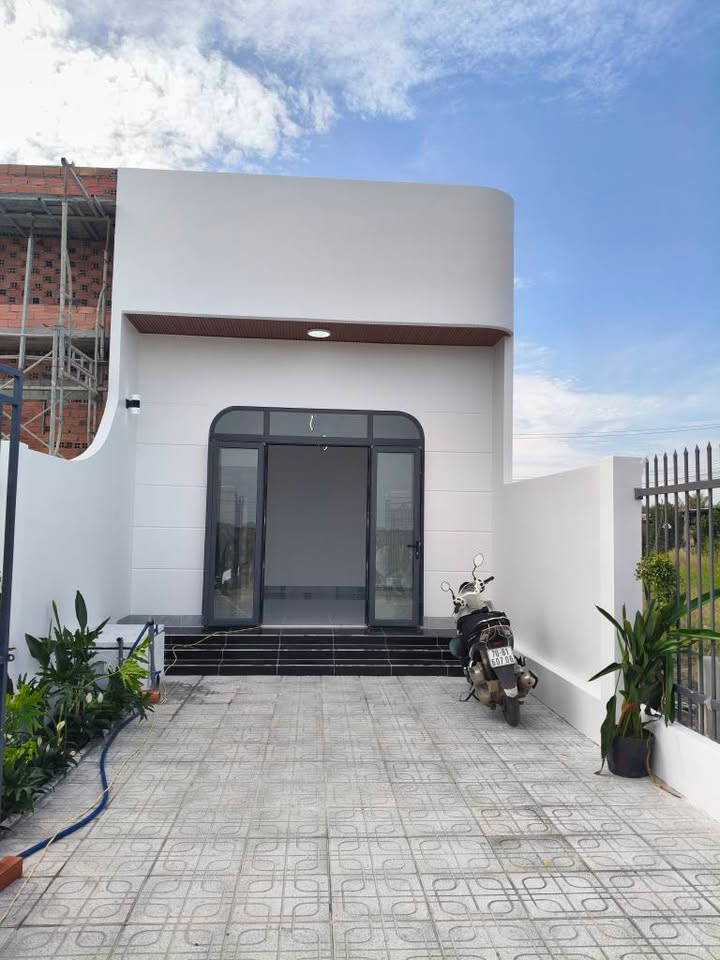 Nhà Dương Minh Châu 165m² giá 699 triệu - Sân vườn thoáng mát