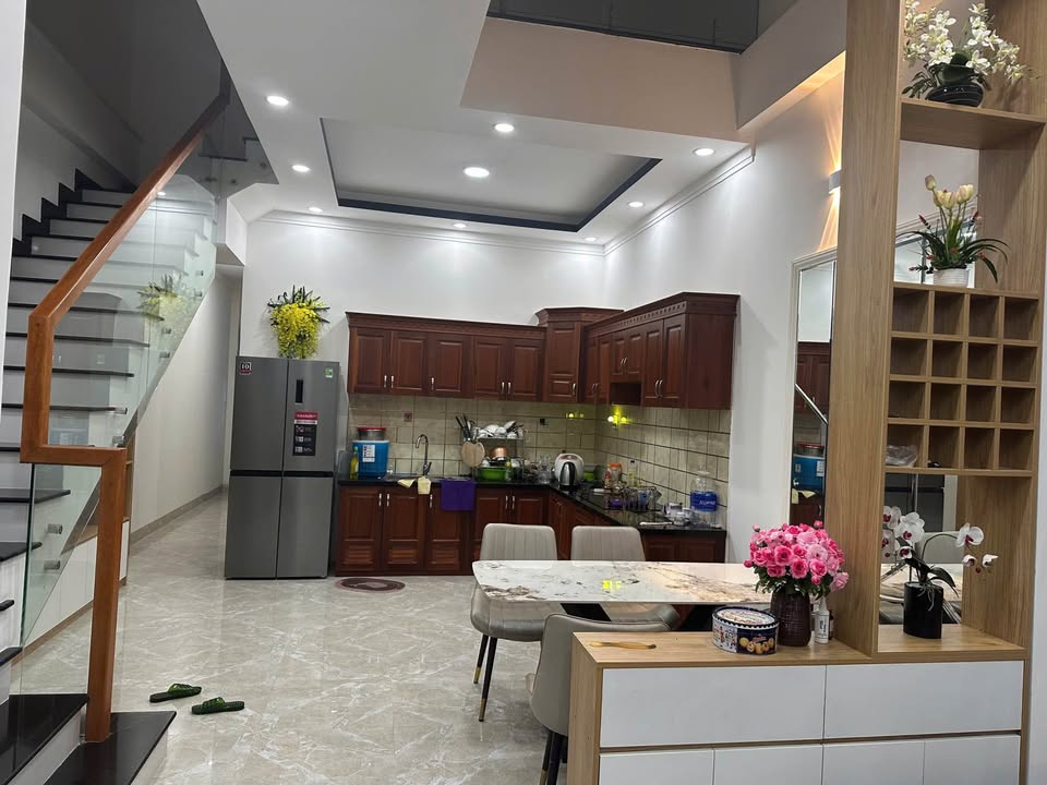 Nhà bán hẻm Chu Mạnh Trinh, Pleiku 103m² giá 2.39 tỷ - Thiết kế hiện đại, sẵn sàng ở ngay!