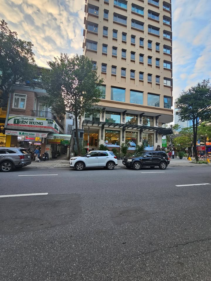 Nhà 4 tầng đường Trần Phú, Đà Nẵng 107m² - Gần chợ Hàn, giá thỏa thuận!