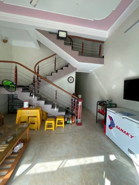 Nhà phố Cẩm Đông 65m² giá 2.7 tỷ - Tiện ích đầy đủ, sát trường và chợ!