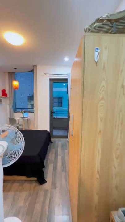 Studio ban công Lê Lai, Q1 - Không gian thoáng đãng, vị trí vàng gần chợ Bến Thành!