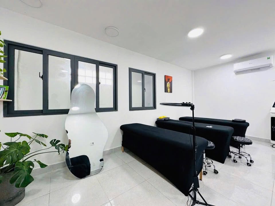 Bán gấp FrontHouse 6 tầng Lê Quốc Hưng 600m² giá 35 tỷ - Đầu tư sinh lời ngay!