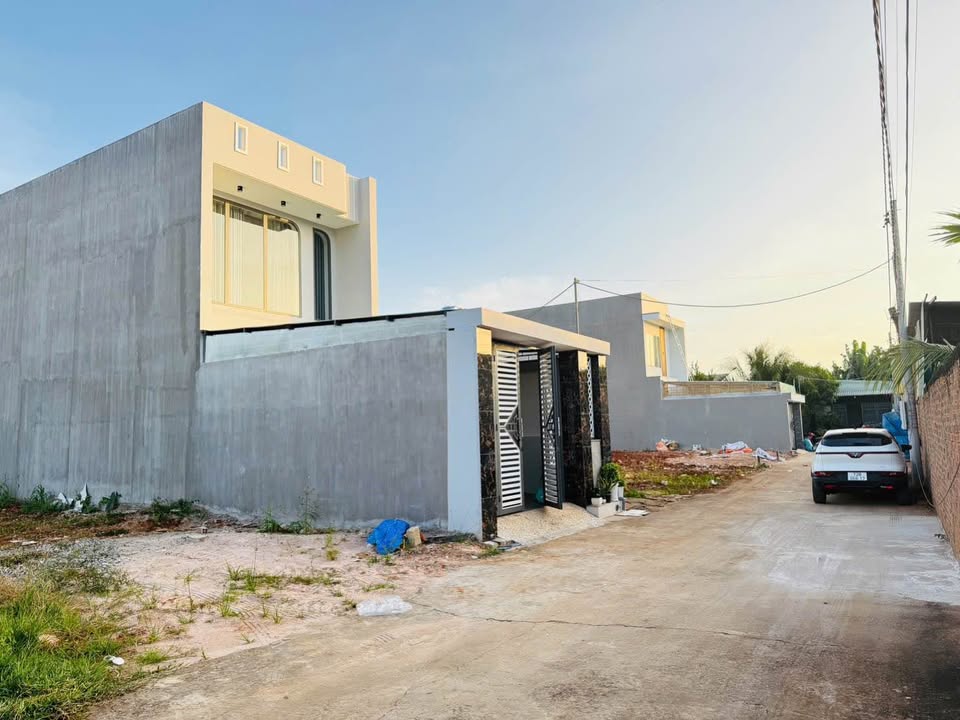 Đất nền Hòa Long, Bà Rịa 140m² giá 1.8 tỷ - Khu dân cư đông đúc, tiện ích đầy đủ!