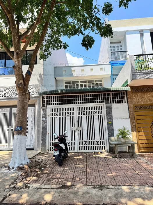 Nhà mặt tiền đường Kpa Nguyên, Buôn Ma Thuột 120m² giá 8 triệu - Thiết kế tiện nghi, sẵn sàng cho thuê!