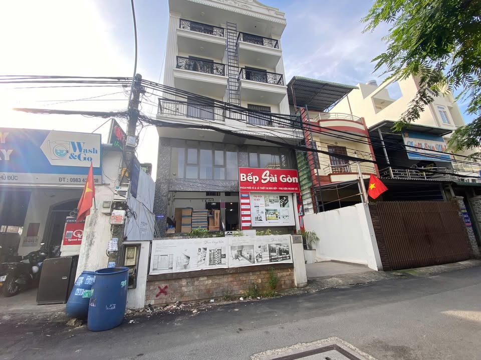 Bán nhà mặt tiền đường 359, Thủ Đức 136m² giá 24 tỷ - Đầu tư sinh lời ổn định!