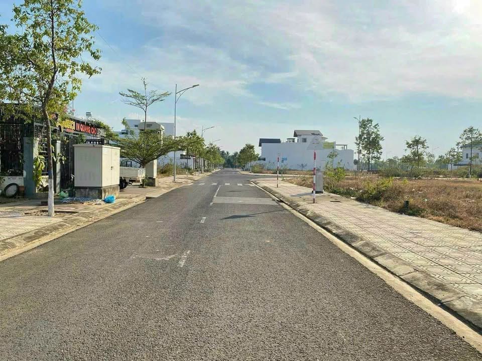 Đất nền đường Đàm Quang Trung, Kon Tum 208m² giá 2.2 tỷ - Đầu tư sinh lời ngay!