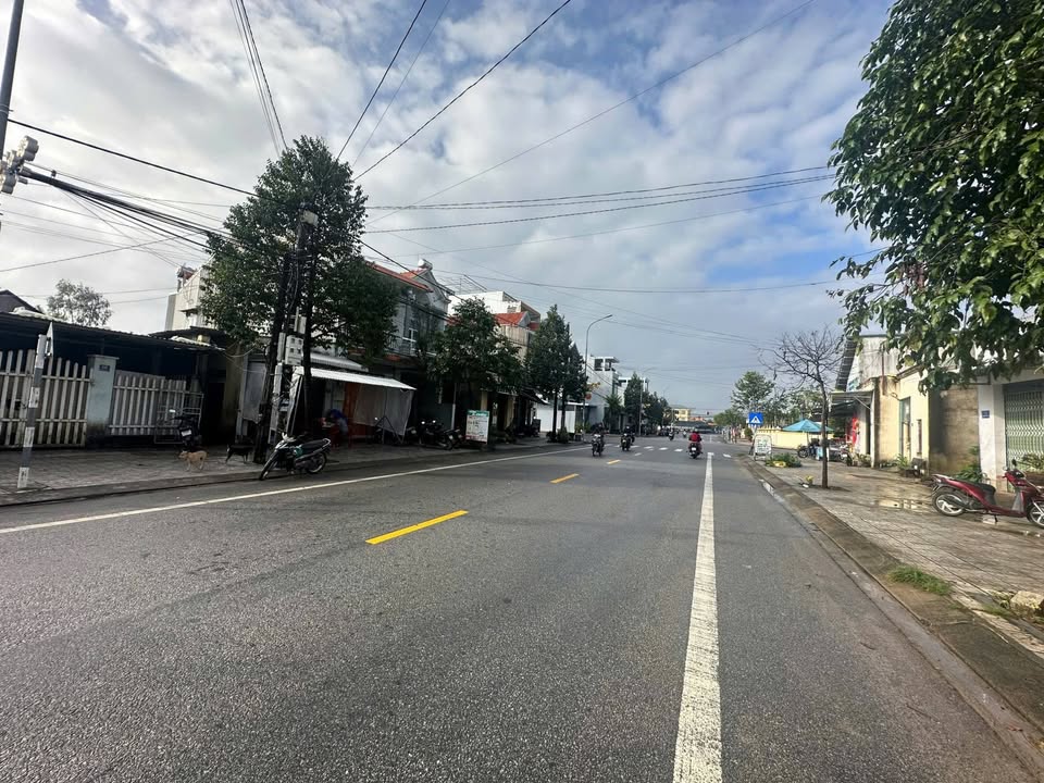 Đất nền mặt tiền đường Nguyễn Năng Lự, TT La Hà 104m² giá 800 triệu - Cơ hội đầu tư tuyệt vời!