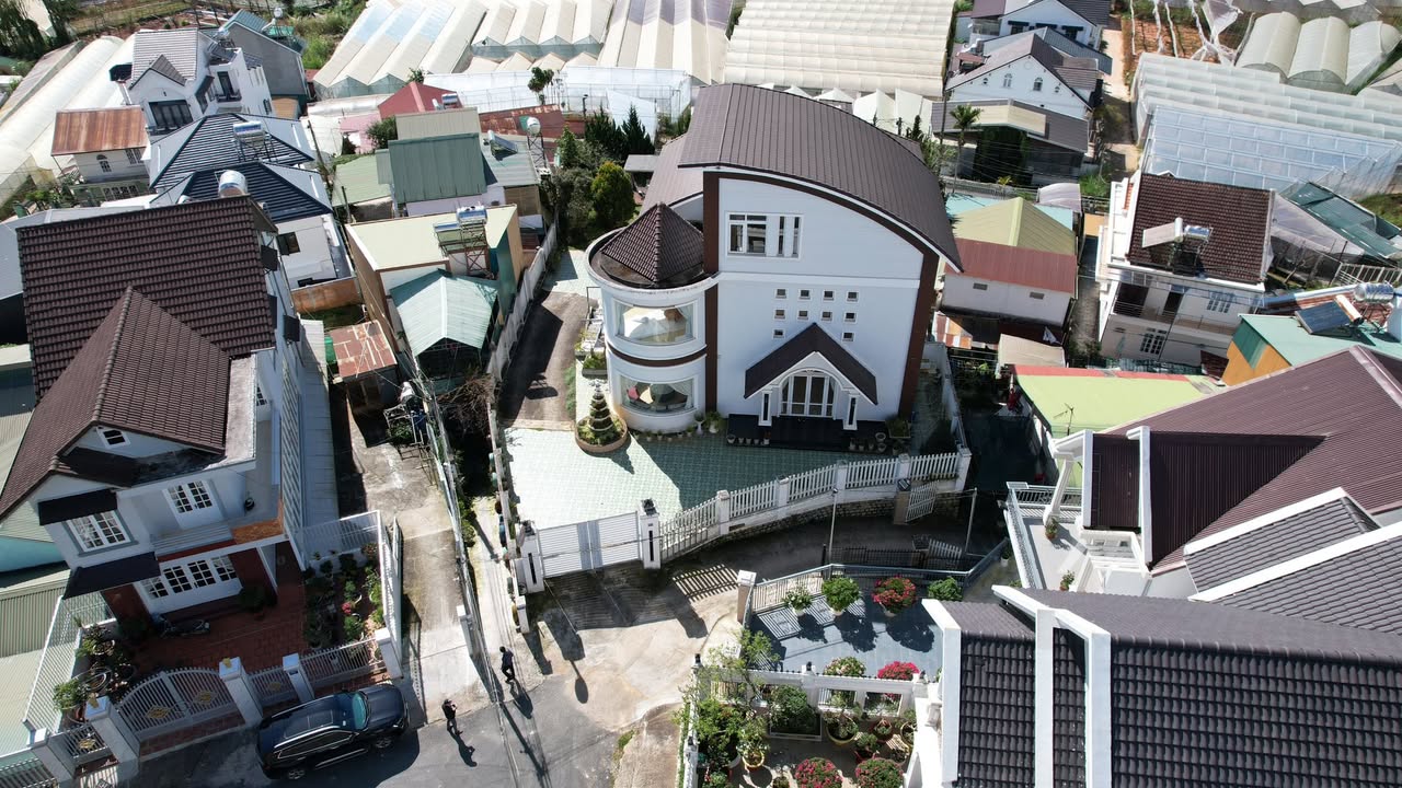 Biệt thự 2 mặt tiền đồi Lý Nam Đế, Đà Lạt 1.000m² giá 45 tỷ - Cơ hội đầu tư hiếm có!