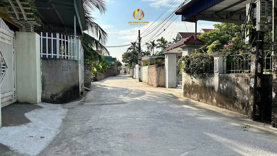 Nhà cấp 4 có gác xép tại ngõ 183 Nguyễn Hữu An, 72m² giá 3 tỷ - Ô tô tránh nhau thoải mái!