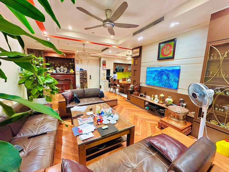 Căn hộ VEAM Building 689 Lạc Long Quân 139m² giá 16.5 tỷ - Không gian sống đẳng cấp tại Hồ Tây!