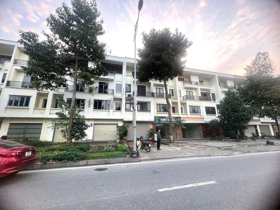 Nhà xây thô 4 tầng đường Trần Hưng Đạo, 102m² giá 3.3 tỷ - Cơ hội đầu tư lý tưởng!