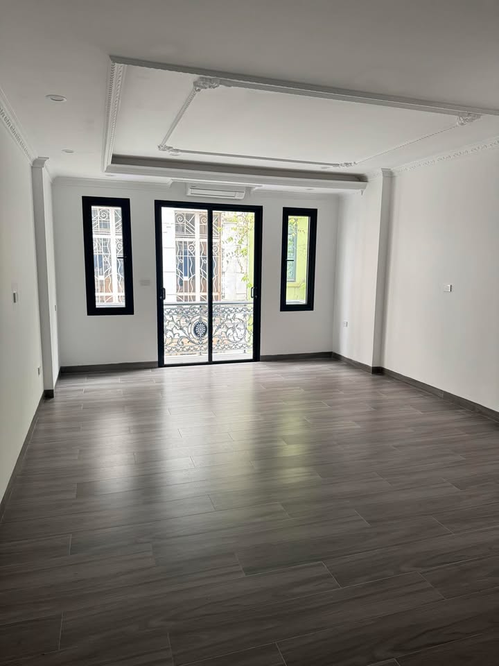 Nhà cho thuê phố Trần Quang Diệu Đống Đa 4 tầng - Phù hợp làm văn phòng!