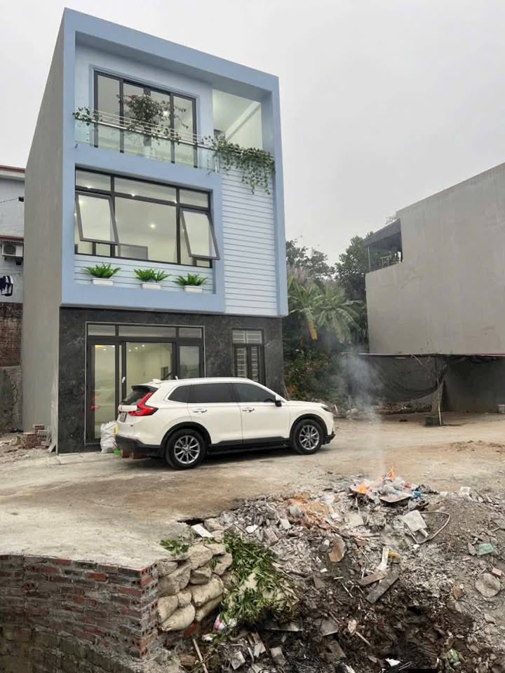 Nhà 3 tầng Hồng Hải, Hạ Long 58.6m² giá 3.15 tỷ - Đường ô tô tận nơi!