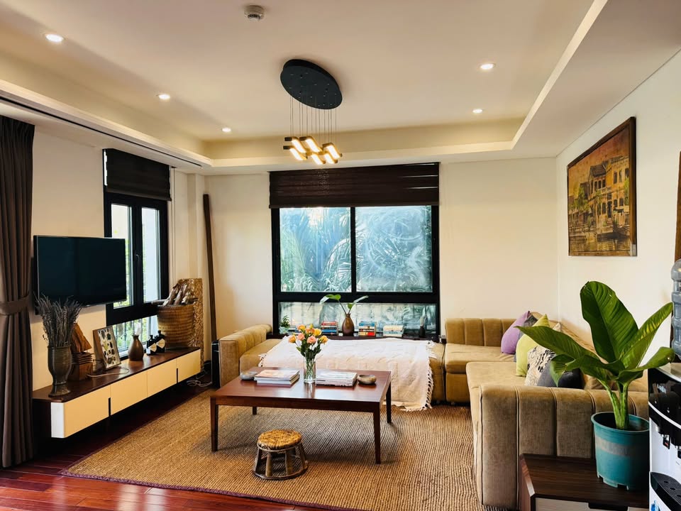 Căn hộ 2 phòng ngủ cho thuê tại Âu Cơ, Tây Hồ 110m² - Thiết kế hiện đại, sẵn sàng vào ở!