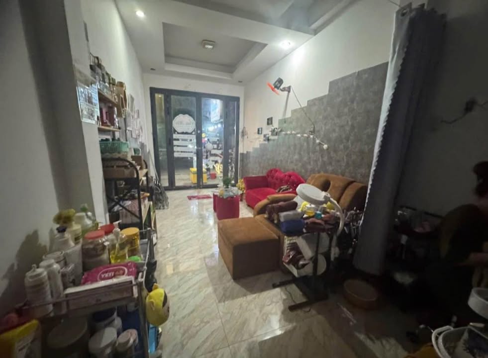 Nhà mặt tiền đường 30/4, phường Rạch Dừa, Vũng Tàu 42m² giá 6.5 tỷ - Kinh doanh sầm uất!