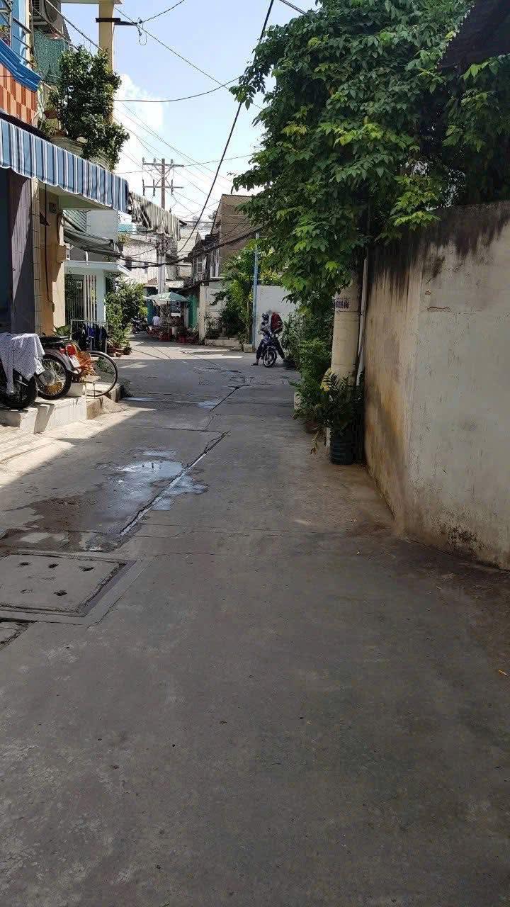 Nhà hẻm xe tải Lạc Long Quân, Quận 11 - 47.5m² giá 8.2 tỷ - Thương lượng ngay!