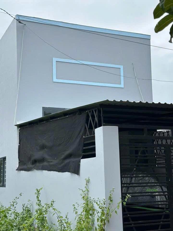 Nhà phố Cây Thông Trong, Phú Quốc 100m² giá 1.1 tỷ - Thiết kế sang trọng, vào ở ngay!