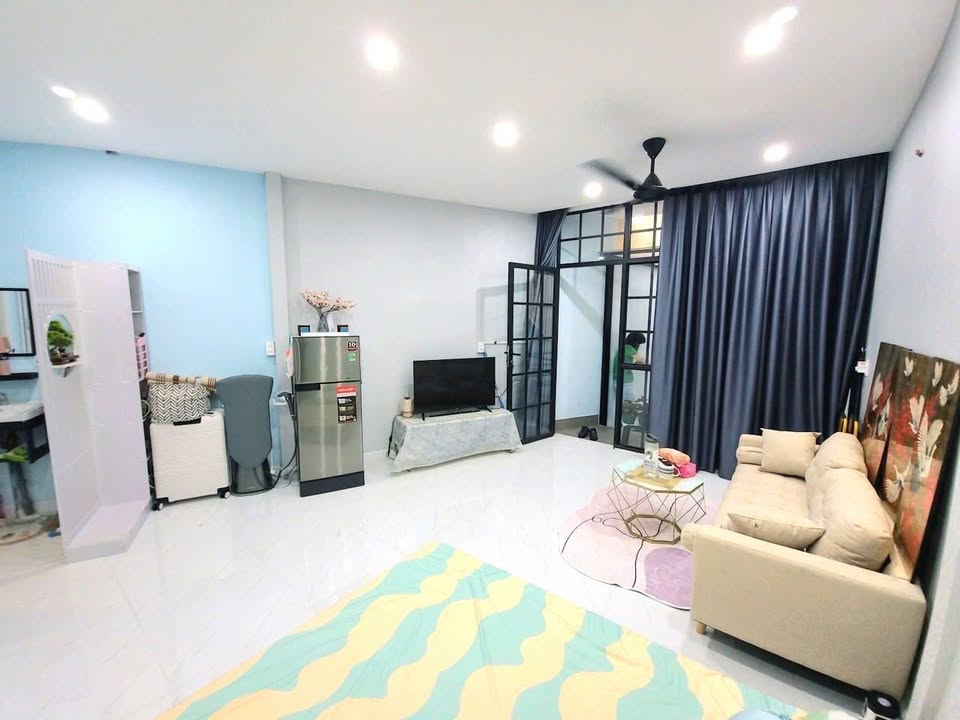 Nhà đẹp hẻm 100 Bùi Viện, Q1 40m² giá 5.5 tỷ - Cơ hội đầu tư hấp dẫn!