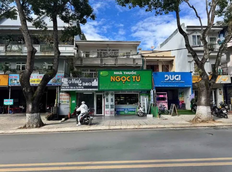 Bán nhà mặt tiền đường Phù Đổng Thiên Vương, Đà Lạt 117m² giá 33 tỷ - Đầu tư sinh lời cao!