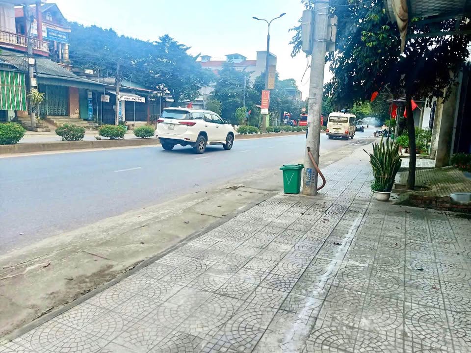 Đất nền trục đường Lê Thái Tông - Thị trấn Lam Sơn - 195m² chỉ 2 tỷ - Cơ hội đầu tư hấp dẫn!