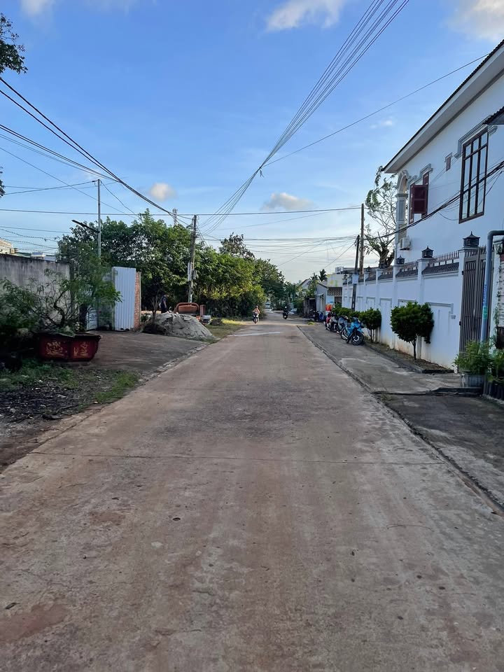 Đất thổ cư Cư ÊBur 100m² giá 2.35 tỷ - Cơ hội đầu tư tuyệt vời!