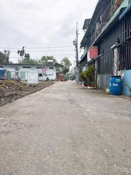 Nhà phố Mỹ Hạnh Nam 40m² giá 880 triệu - Tiện ích đầy đủ, sẵn sàng vào ở!