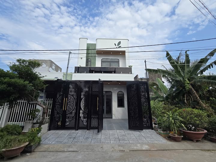 Nhà đẹp mặt tiền Nguyễn Cảnh Chân - 99m² giá 3.38 tỷ - Tặng full nội thất cao cấp!