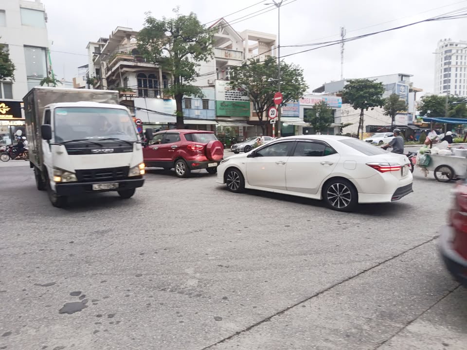 Nhà mặt tiền đường 2 Tháng 9, Hải Châu, 120m² giá 12 tỷ - Kinh doanh sầm uất!