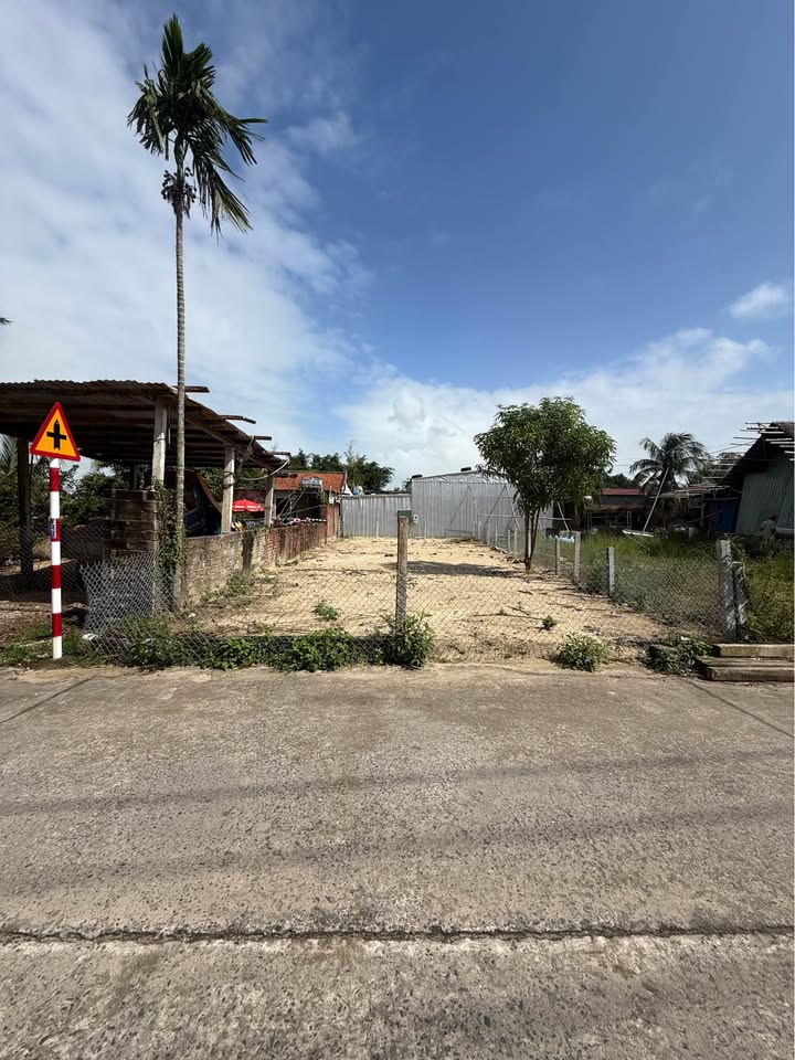 Đất mặt tiền Cẩm Thanh, Hội An 200m² giá 5 tỷ - Đầu tư sinh lời ngay!