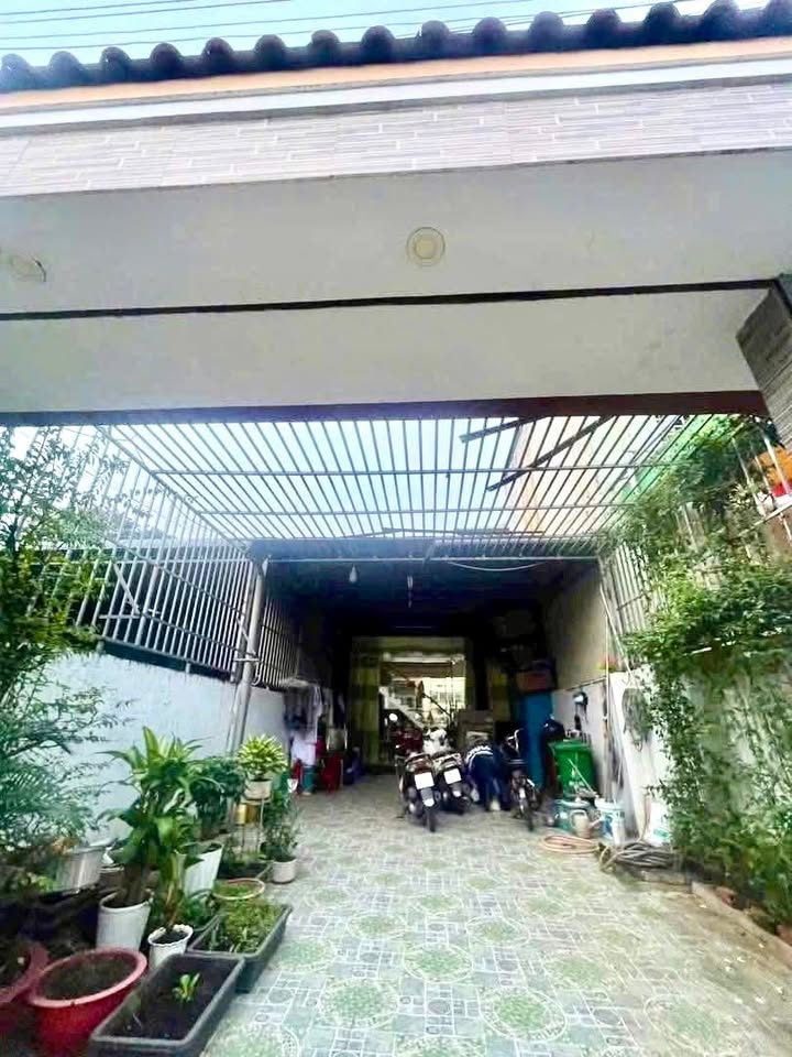 Nhà phố Tân Đông Hiệp Dĩ An 100m² giá 4.05 tỷ - Thiết kế sang trọng, cho thuê ổn định