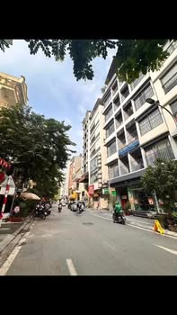 Nhà riêng Võng Thị Tây Hồ 50m² giá 16 tỷ - Sổ đỏ chính chủ, thang máy hiện đại!