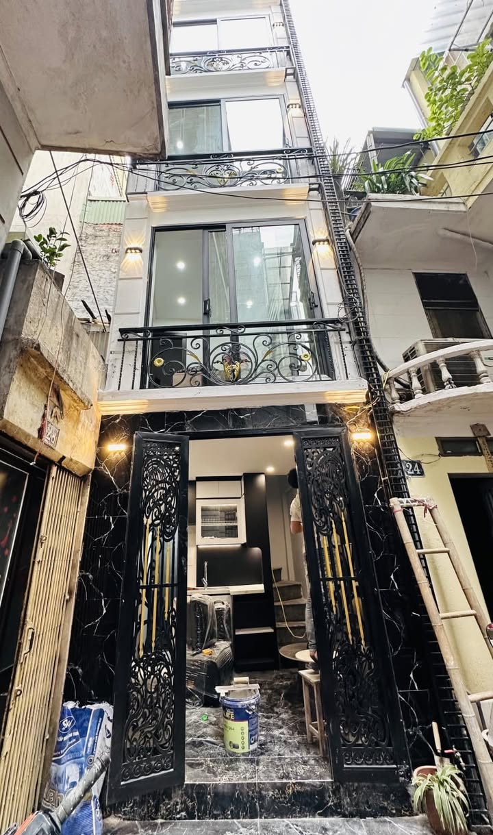 Nhà phố Cửa Bắc, Ba Đình 12m² giá 3.89 tỷ - Thiết kế hiện đại, tiện ích đầy đủ!