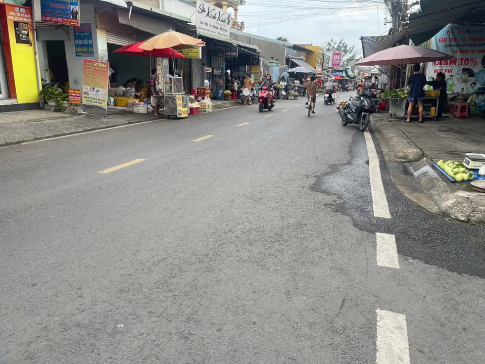 Mặt tiền đường Chợ Chiều, Hố Nai 3, 225m² giá 13.499 tỷ - Cơ hội đầu tư tuyệt vời!