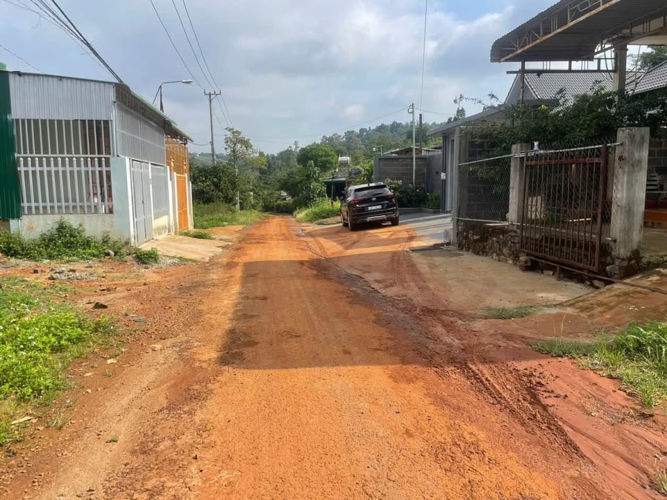 Đất nền Tổ 4 Nghĩa Phú 850m² giá 1.3 tỷ - Khu vực phát triển thuận lợi!