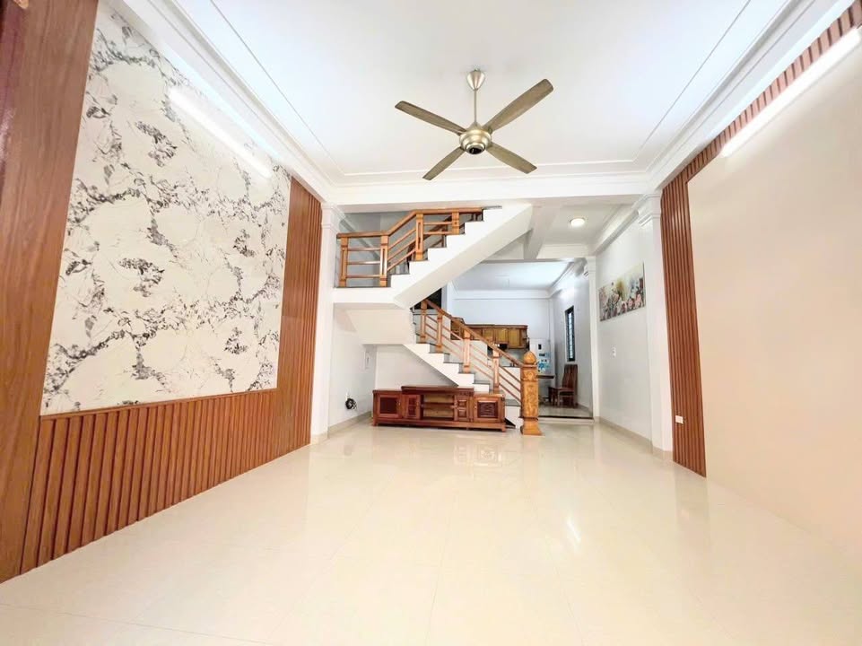 Nhà phố 3 tầng Trần Bình Trọng, phường Đông Sơn, 60m² giá 3.85 tỷ - Đầu tư sinh lời ngay!