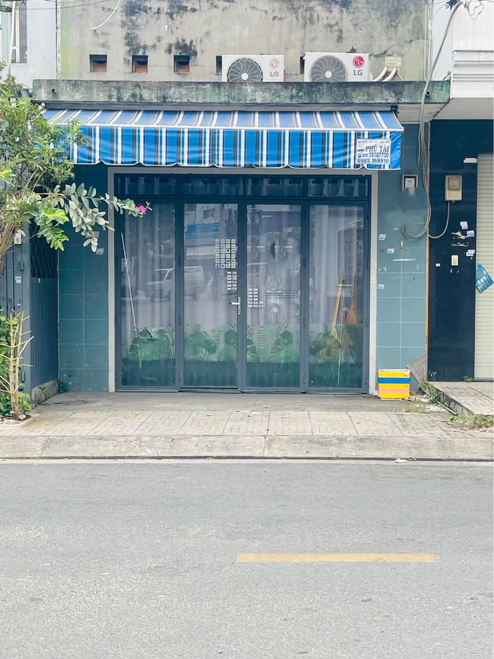 Nhà mặt tiền Tân Hương Tân Phú 48m² giá 8 triệu - Kinh doanh thuận lợi!