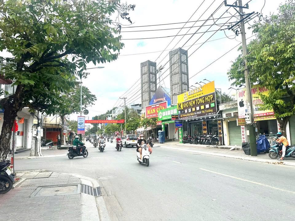 Nhà mặt tiền Trần Hưng Đạo 80m² giá 8.5 tỷ - Kinh doanh sầm uất!