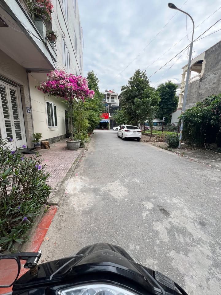 Nhà 3 Tầng An Trang - An Đồng 81m² giá 5.5 tỷ - Đường phân lô 12m, ô tô tránh!