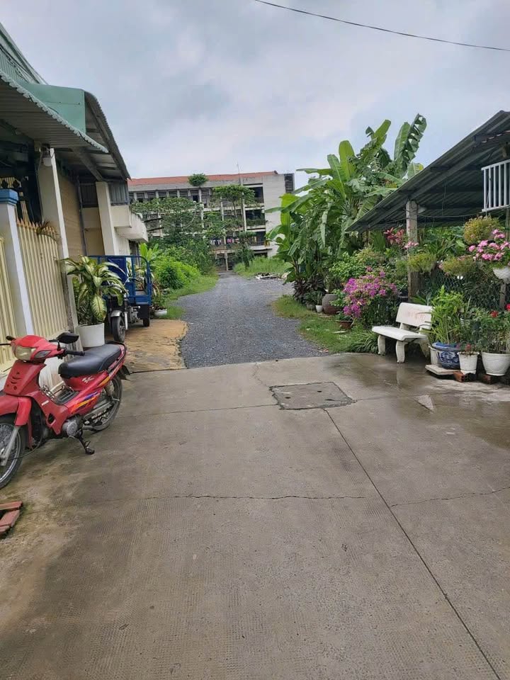 Nhà 2 tầng 122m² tại ấp 5 Nhị Thành, Thủ Thừa, giá 3.2 tỷ - Sẵn sàng dọn vào ở!