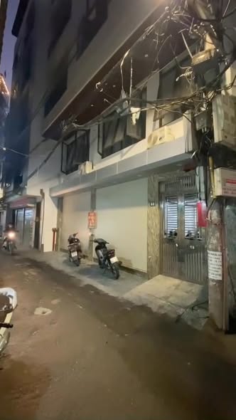 Mặt bằng cho thuê Tòa nhà CCMN Mễ Trì 50m² giá 8 triệu - Kinh doanh tiện lợi ngay trung tâm!