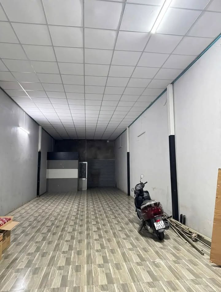 Nhà mặt tiền đường Thanh Niên, Quy Nhơn 90m² giá 7 triệu - Thích hợp làm văn phòng hoặc kho hàng!