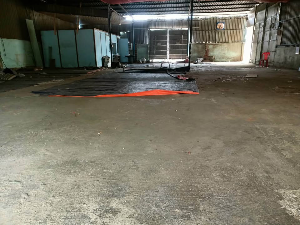 Cho thuê kho tại Định Hòa, Thủ Dầu Một 330m² - Giá chỉ 10 triệu/tháng!