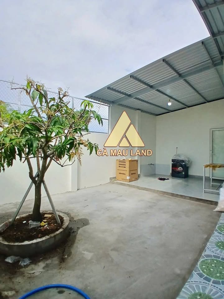 Nhà cấp 4 Tân Xuyên Cà Mau 300m² giá 1 tỷ - Sân rộng, thoáng mát!