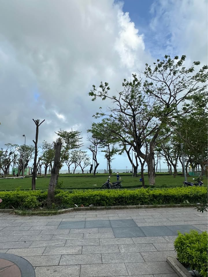 Nhà mặt tiền đường Nguyễn Văn Cừ, Quy Nhơn 120m² giá 8.6 tỷ - Đầu tư sinh lời!