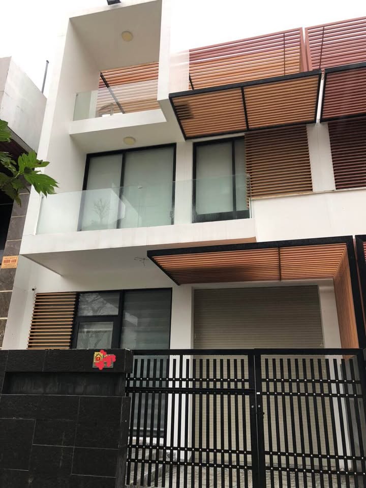 Nhà Biệt Thự 3 Tầng Ghềnh Ráng 133m² giá 8 tỷ - Đầy đủ tiện nghi, giao thông thuận tiện!