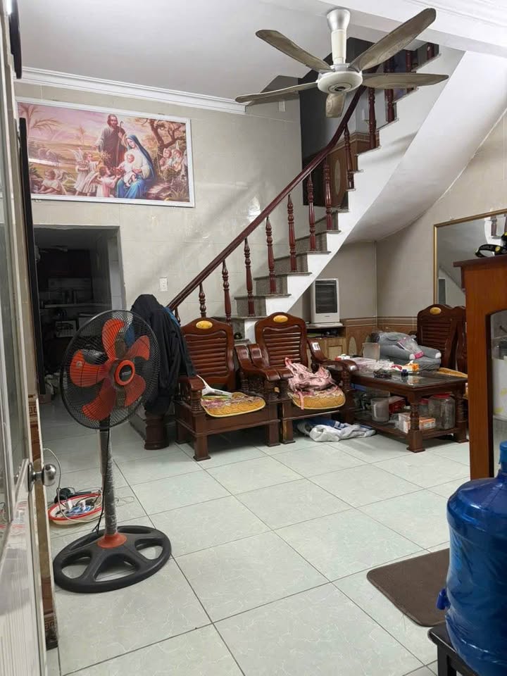 Nhà 2.5 tầng 128 An Đà, 40m² giá 2 tỷ - Sân cổng chung rộng rãi!