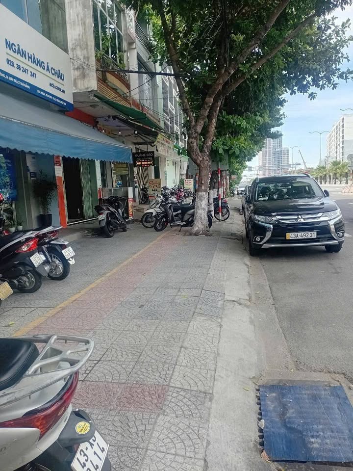 Nhà mặt tiền Ngô Quyền, quận Sơn Trà, Đà Nẵng 65m² giá 11 tỷ - Kinh doanh sầm uất!