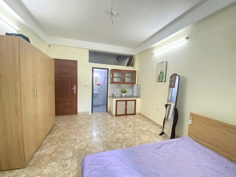 Phòng cho thuê tại ngõ 218 Lạc Long Quân, Tây Hồ, 25m² - Nội thất đầy đủ, giá thỏa thuận!