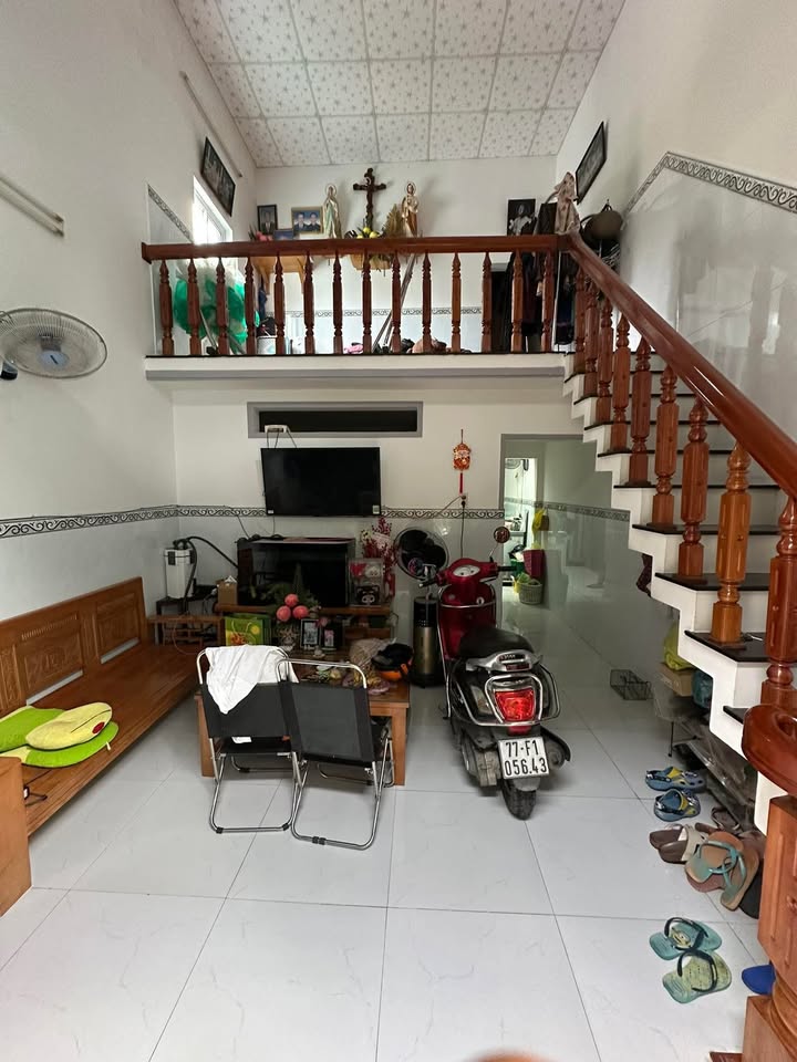 Nhà hẻm 944 Trần Hưng Đạo, Tuy Phước, 40m² giá chỉ 950 triệu - Cơ hội vàng cho gia đình bạn!